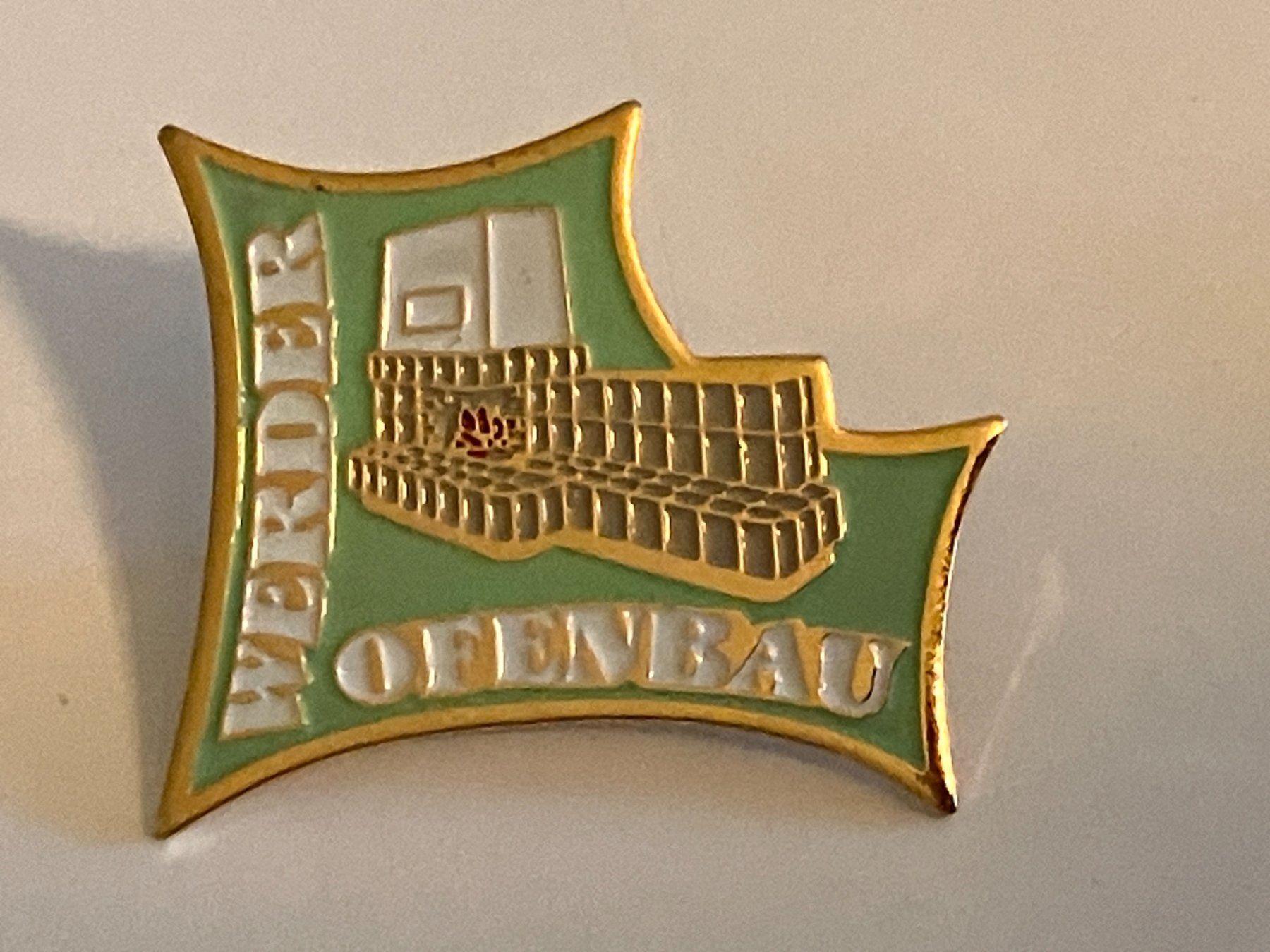 Placchette & Badge: 1 Pin Werder Ofenbau – Usato da Basel venduto da djwwpp