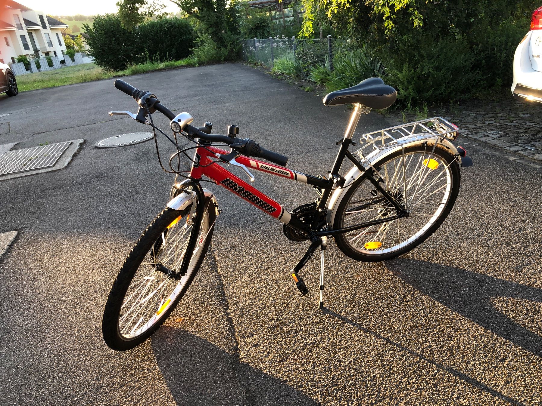 Magnum Velos: Fahrrad für Dame oder grösseres Mädchen – Gebraucht aus Boswil von Ueli073 1