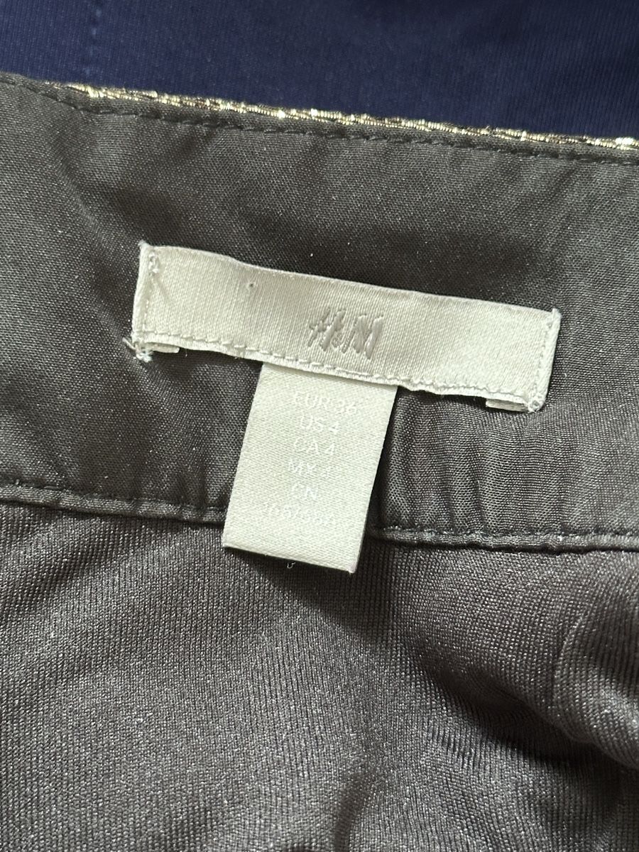 H&M Jupes: H&M Minirock Grösse S Goldfarben – D'occasion à Wohlen AG par jes_9c79 5