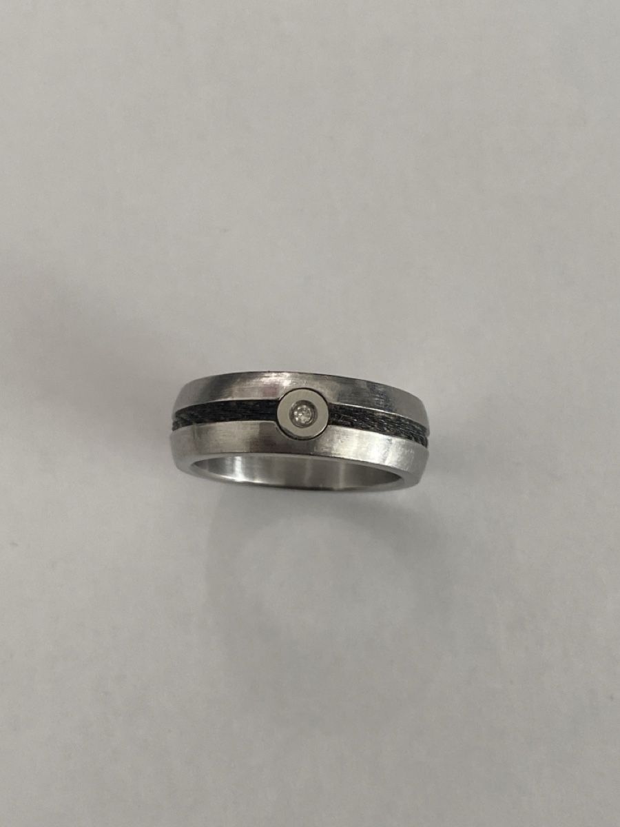 Bagues: Bague argentée/noire avec strass  – Neuf (Voir description) à Fribourg par lau_5lkk 1