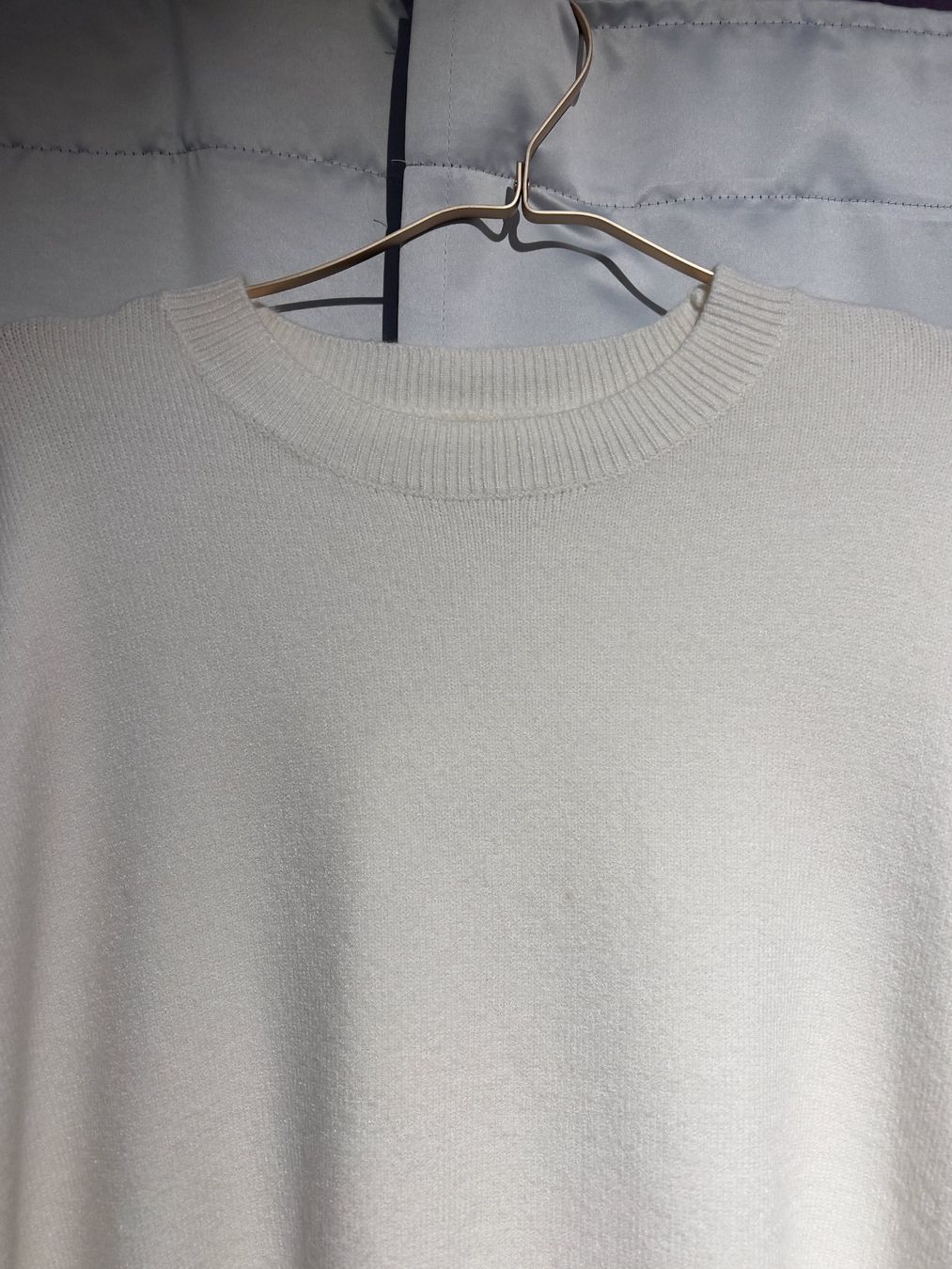 Maglioni & Felpe: Kurzarm-Pullover / Shirt mit Fransenanbschluss in off-white – Nuovo e nell'imballaggio originale da Zürich venduto da Naebeli 2