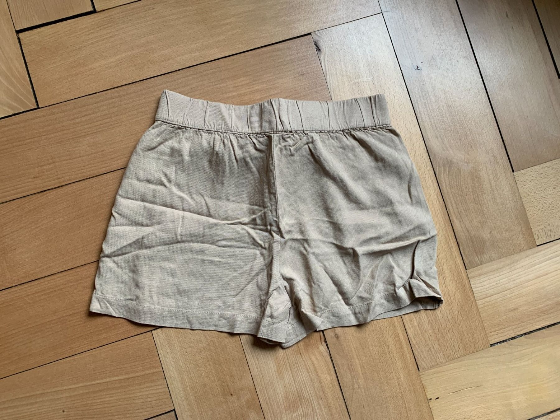 Pantaloni: PULL & BEAR - Shorts beige S – Usato da Zürich venduto da Diazaio 2