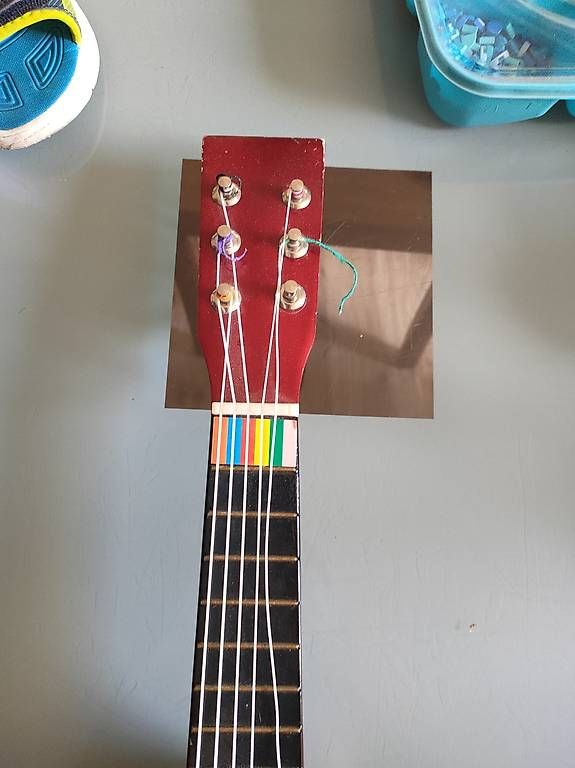 Instruments de musique: Petite guitare pour enfant – D'occasion à Bière par bla_b9zg 1