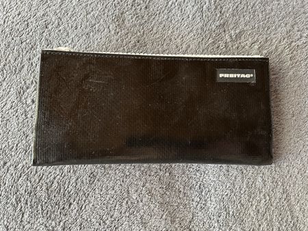 Freitag Pouch Serena schwarz neu