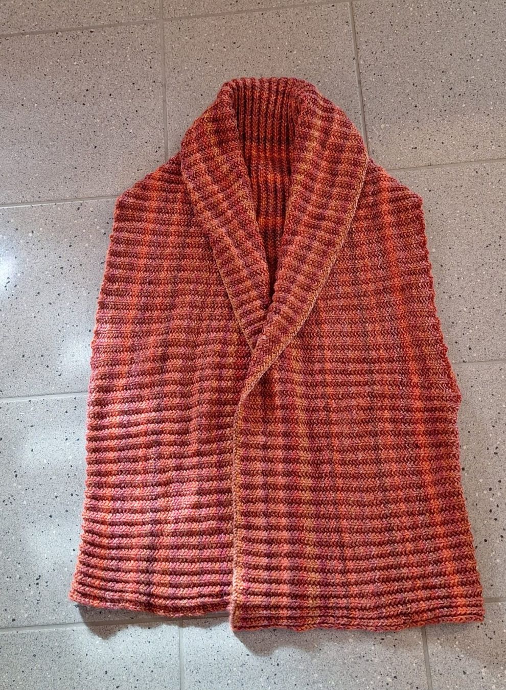 Gilet & Giacche senza maniche: strickweste handgemacht – Usato da schönenwerd venduto da ebulum