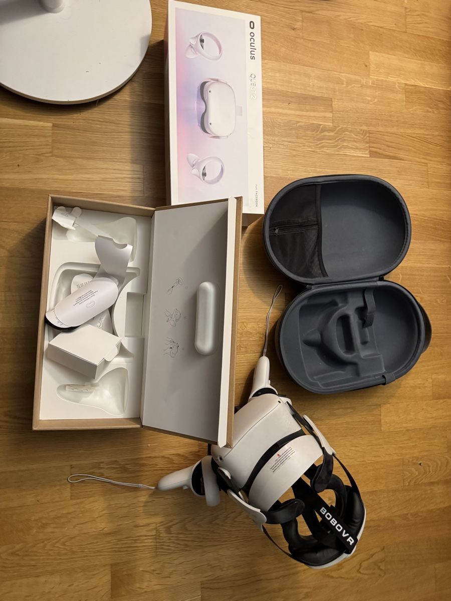 Meta Casco VR: Meta quest 2 + BOBOVR STRAP + Stand – Usato da Ostermundigen venduto da RetroOwl