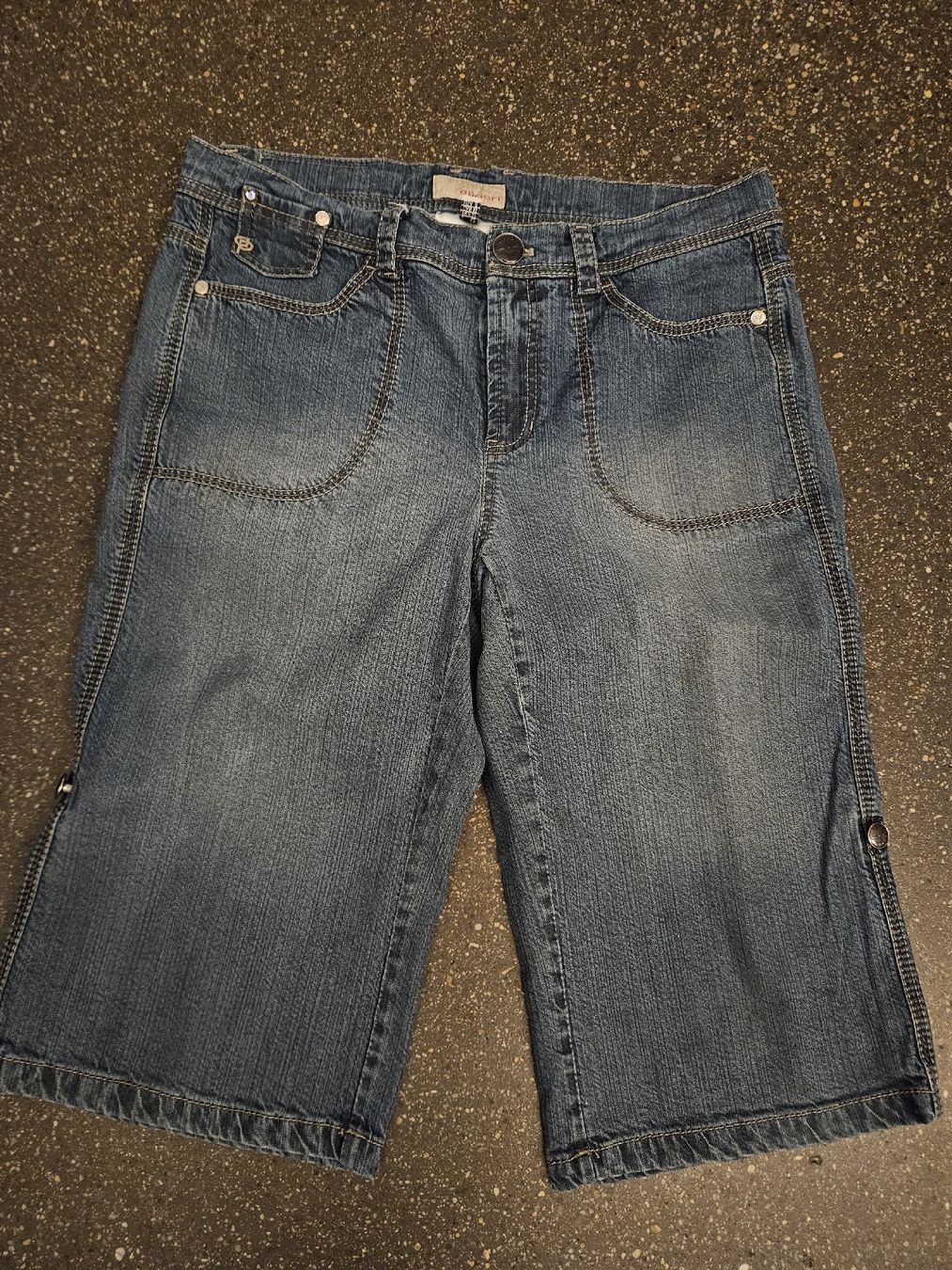Jeans: Damen Bermuda Jeans apriori Grösse 38  – Nuovo (secondo la descrizione) da Anwil venduto da tamoos