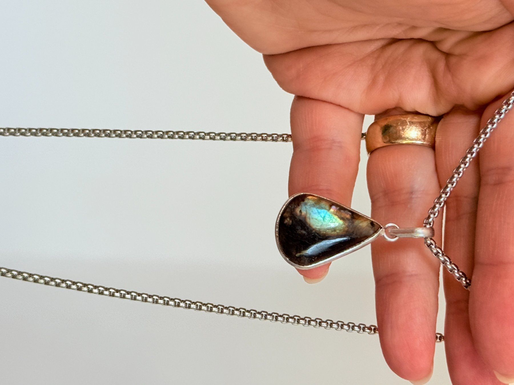 Colliers: Collier avec labradorite - Élégant & Naturel! – Neuf avec emballage d'origine à Genève par AWWA 2