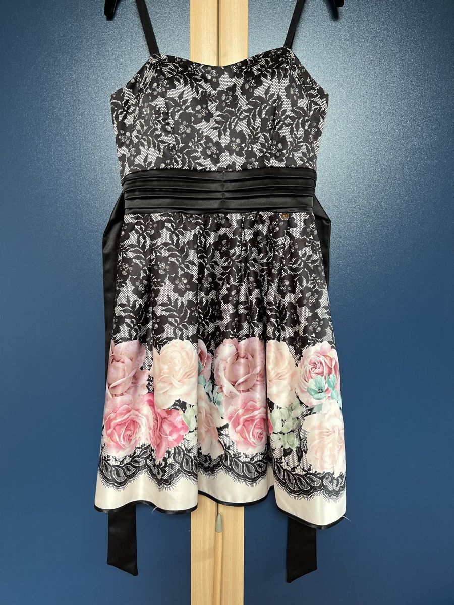 Vestiti: Kleid – Nuovo (secondo la descrizione) da Oberbüren venduto da len_5q92