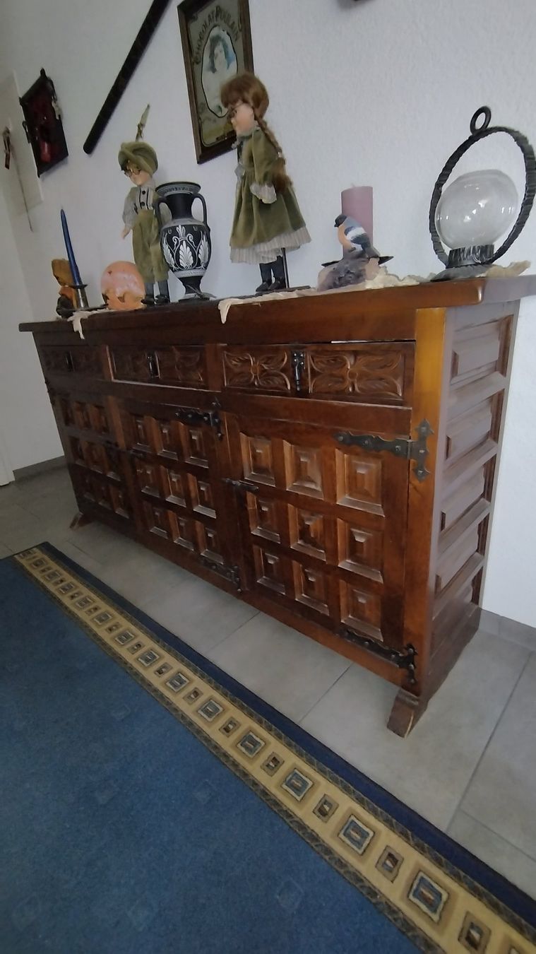 Kommoden: Spanische Kommode/Truhe massiv Holz – Gebraucht aus Bassersdorf von Xy650 1