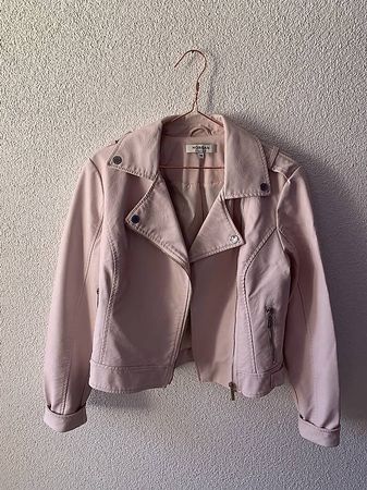 Rosa Lederjacke