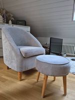 Sessel in Cordoptik mit kleinem Hocker