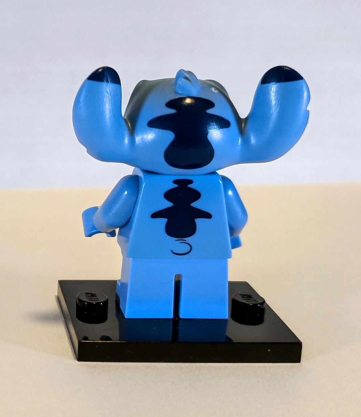 Lego Kit di costruzioni: Lego Minifigures Disney - Stitch – Usato da Muri AG venduto da Kramsi 3