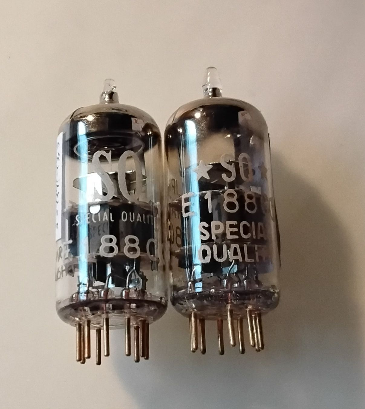 Philips Componenti elettronici: 2x E188CC Philips SQ E88CC Röhren getestet – Nuovo (secondo la descrizione) da Lohn-Ammannsegg venduto da Ricarda72 1