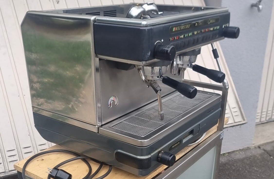 Machines à café & Machines à expresso: LaCimbali M32 Bistro – D'occasion à Spreitenbach par durmis04 2