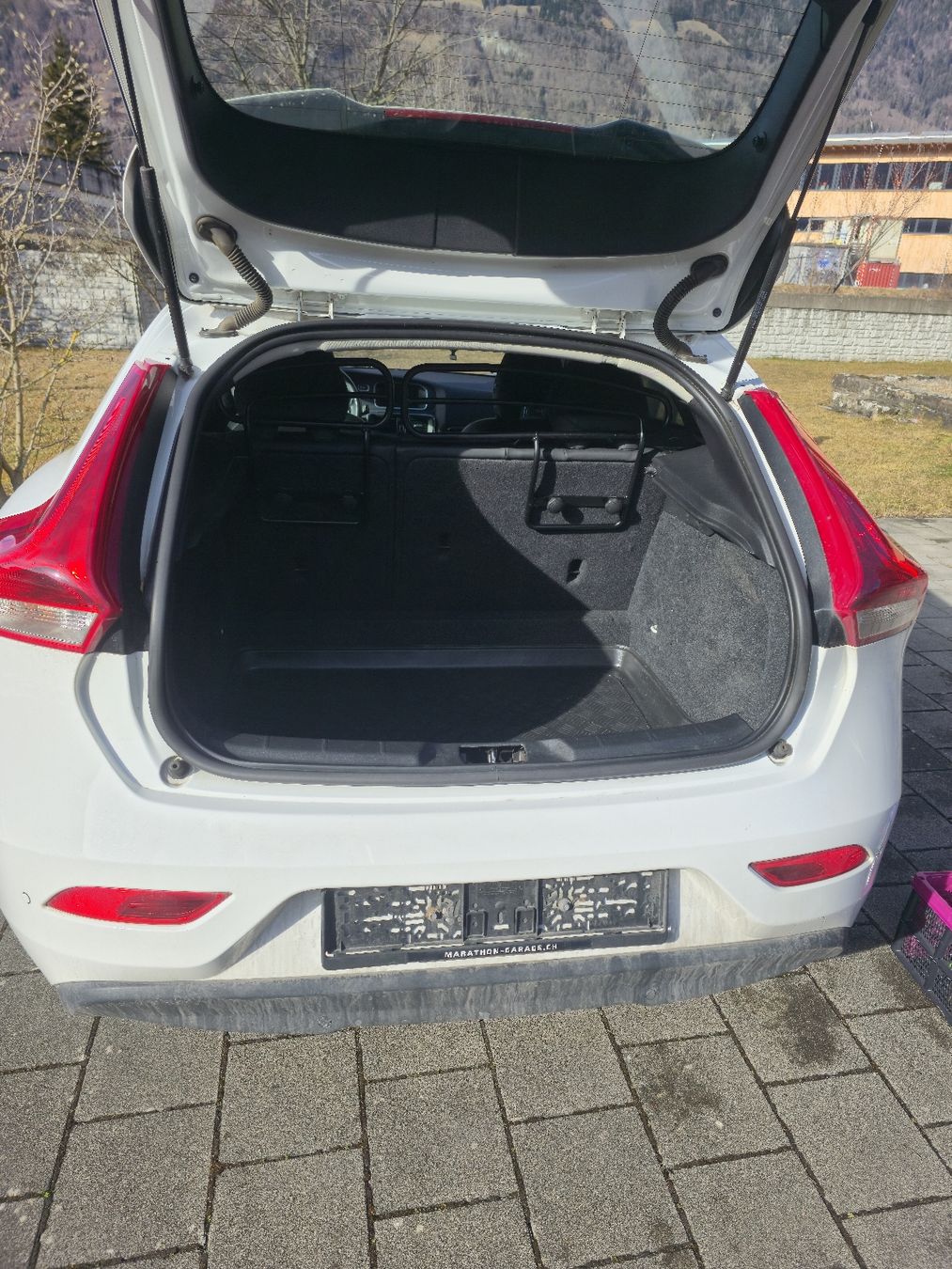 Volvo Autos: Volvo V40 D2 – D'occasion à Unterseen par oesch01 5