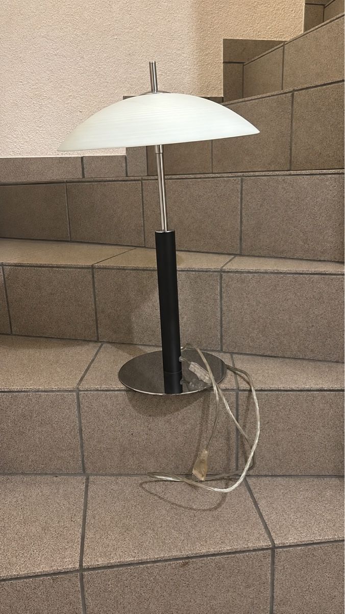 Lampen: Stehlampe gut erhalten – Gebraucht aus Altendorf von sda_57x2