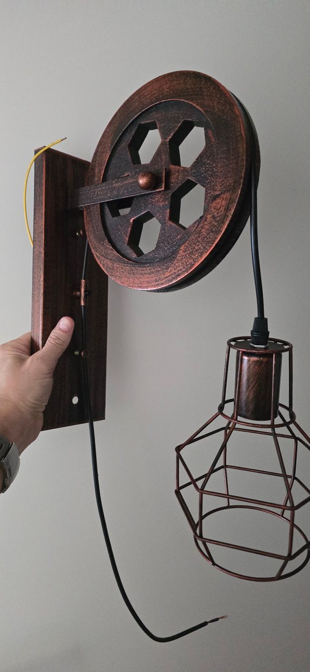 Lampes: Wandlampe mit Rad rustikal – Neuf avec emballage d'origine à St. German par SchlufiPeter86