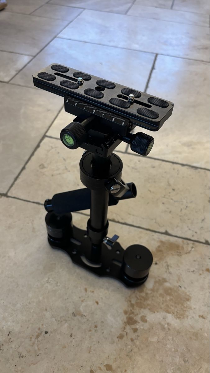 Treppiedi & Teste: Handheld / Gimbal / Kamerastativ – Nuovo e nell'imballaggio originale da Wittinsburg venduto da jonibaboni 1