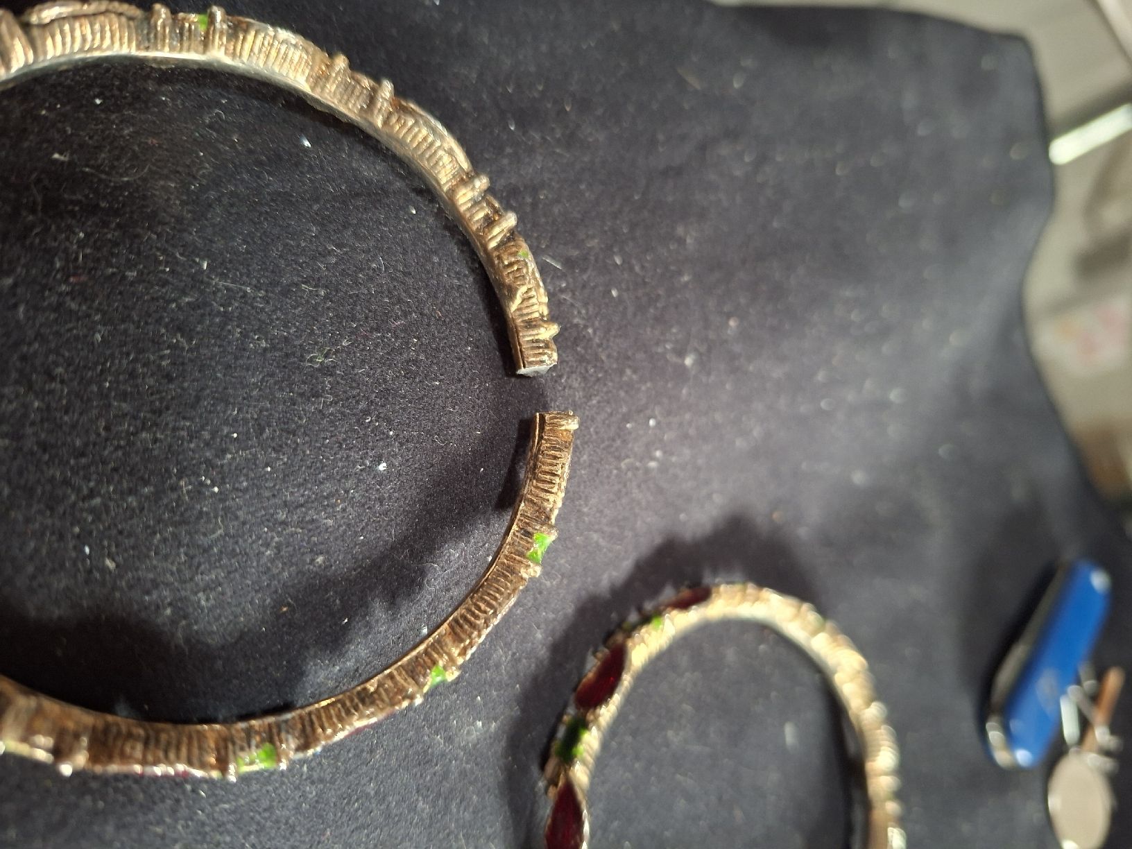 Bracciali & Braccialetti: Paire de bracelets – Difettoso da Tannay venduto da v1n1p00h 2