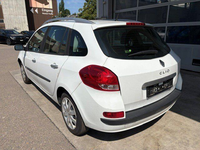 Renault Automobili: Renault Clio1.2 Manuell B04 75 PS – Usato da Stäfa venduto da Velsatis1 3