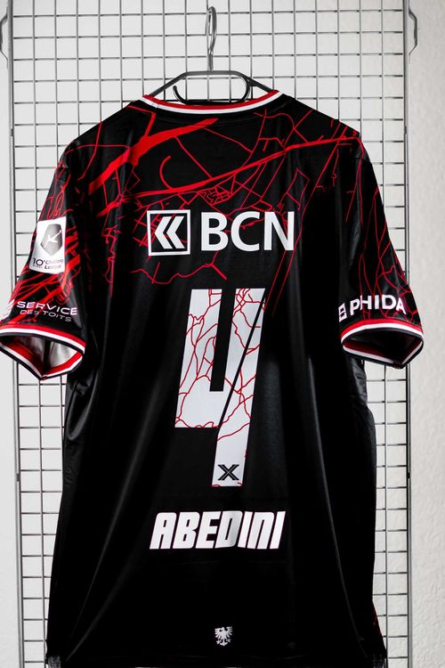 Maillot Umbro Neuchâtel Xamax – Maillot Domicile Suisse Enfant (Taille 152, Noir)