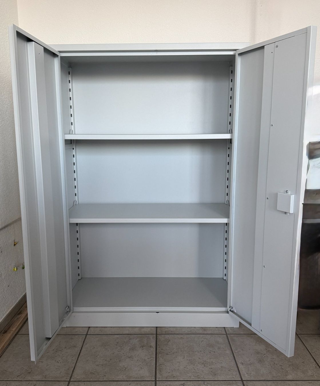 Armadi: Metall-Aktenschrank – Usato da Trimbach venduto da chraebs01 1