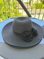 Chapeau 100% paille noir avec fleurs