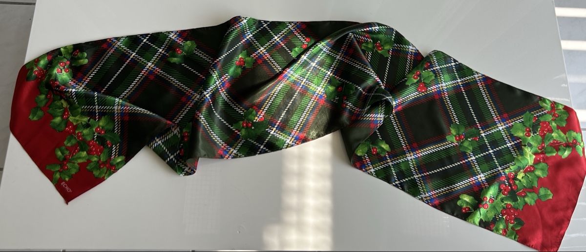 Foulards, Tücher & Schals: Echo Silk Scarf Holly Tartan Holiday Pattern Red Green  – Neu (gemäss Beschreibung) aus Saland von ele_vc96