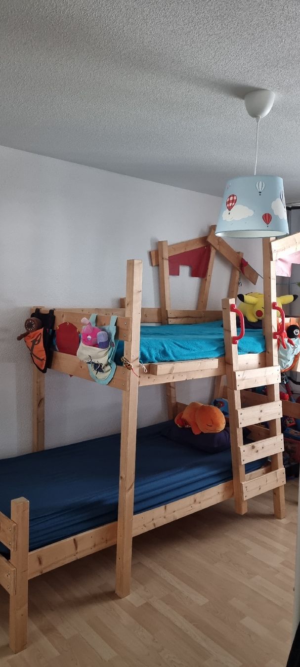 Lits: Hochbett aus Holz – D'occasion à Glattpark(Opfikon) par TatianaVladimirova 1