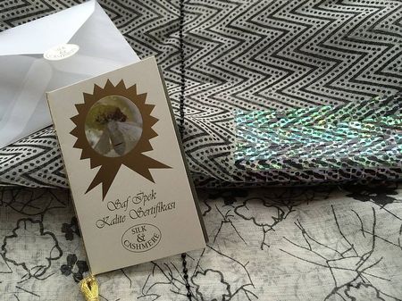 Magnifique grand chale tons de gris (Silk&Cashmere)