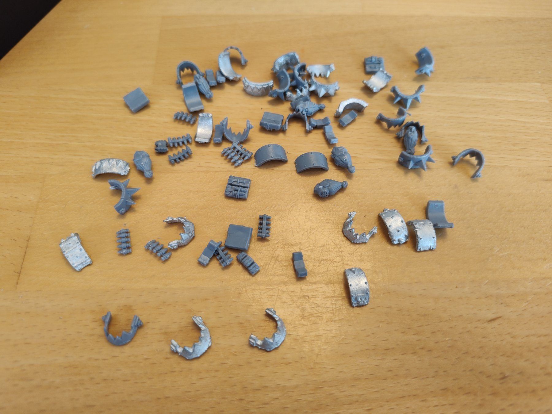 Kit di modellismo & Modellini statici: WARHAMMER 40K - OLD ORKS BITS + BANNER – Usato da Matran venduto da Rafiki91 2