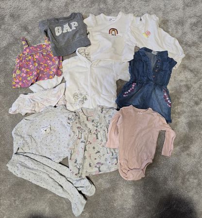 Süsses Mädchen-Kleiderpaket (11 Stk.) – Gr. 60 bis 74