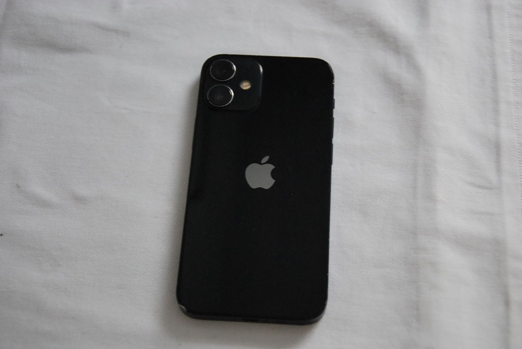 Apple Telefoni cellulari / Smartphones: Iphone 12 Mini Schwarz 64 GB – Usato da Biel/Bienne venduto da Mauler03 1