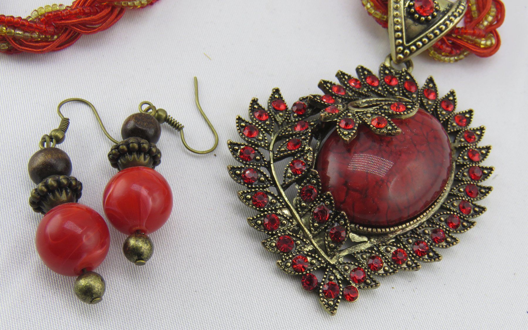 Catenine: Süesses Collier mit Ohrringen - rot - Glitzersteine – Nuovo (secondo la descrizione) da Grenchen venduto da Yamahwildstar16 4