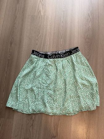 Calvin Klein Jeans Rock floral grün L
