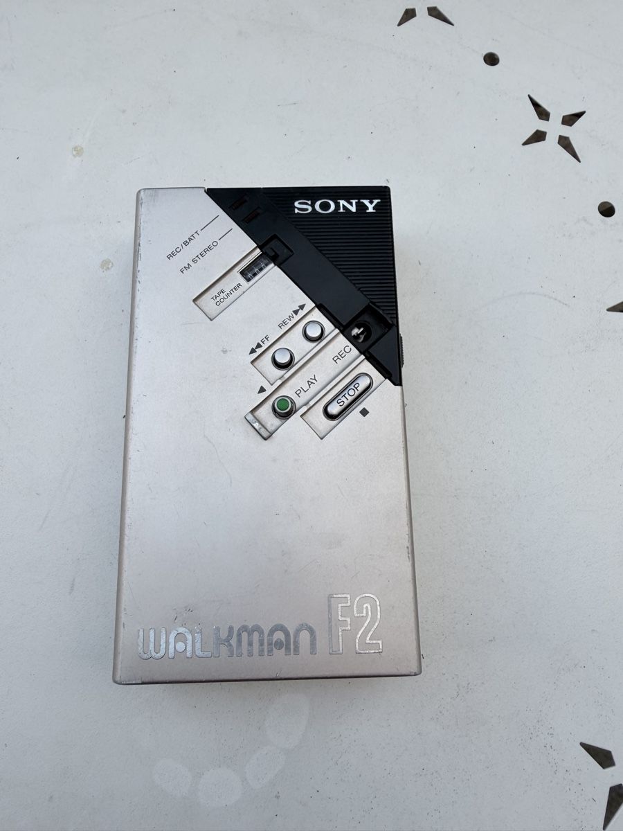 Sony Tragbarer Mediaplayer: SONY WM-F2 Walkman  – Defekt aus Zürich von semi16