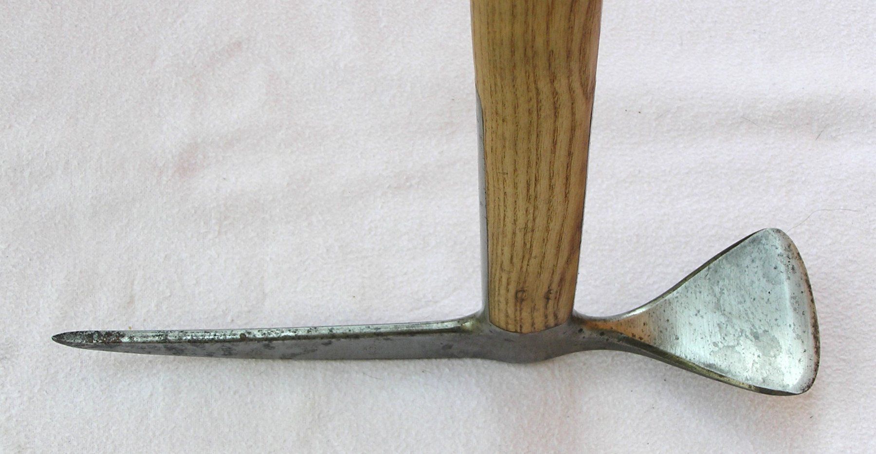 Kletterausrüstungen: ALTER EISPICKEL PIOLET GEBR. ANDENMATTEN SAAS ALMAGELL – Gebraucht aus Grenchen von Antique-hunter 2