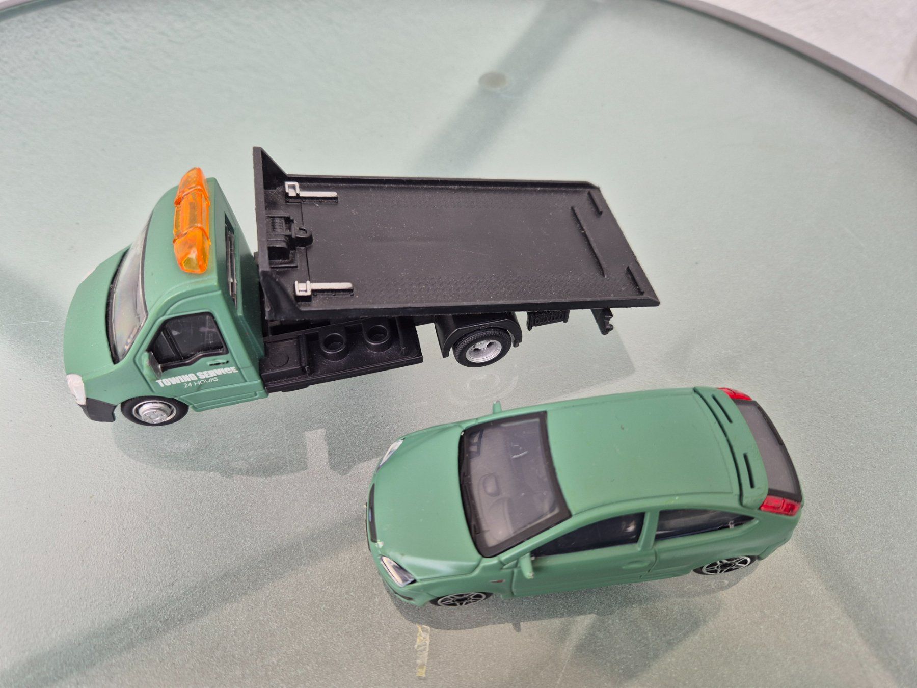 Ford Modellautos: Auto Transporter mit Ford Focus. 1:43 Burago – Gebraucht aus Oberbuchsiten von laffite54 6