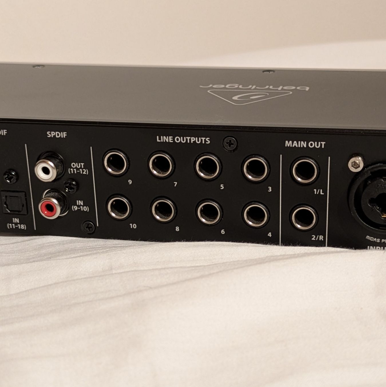 Behringer Attrezzatura per studi di registrazione: Behringer U-Phoria UMC1820 USB/MIDI Audio Interface  – Usato da Carouge GE venduto da vin_8kqd 3