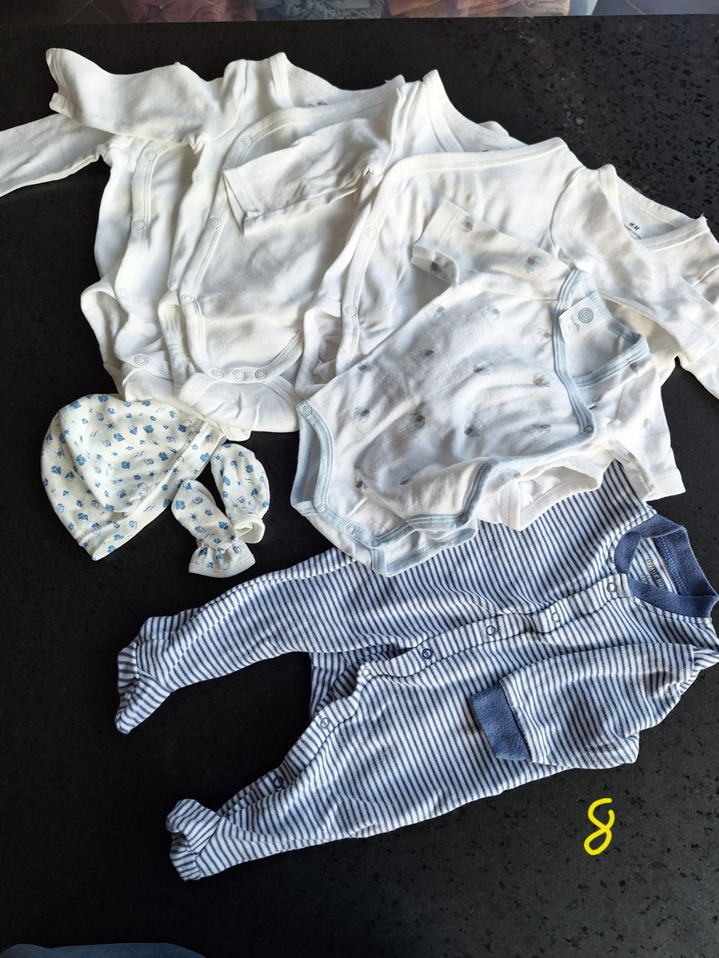 Lotti & Set di vestiti: Kleiderpaket Gr. 56 – Usato da Au SG venduto da Schnuga