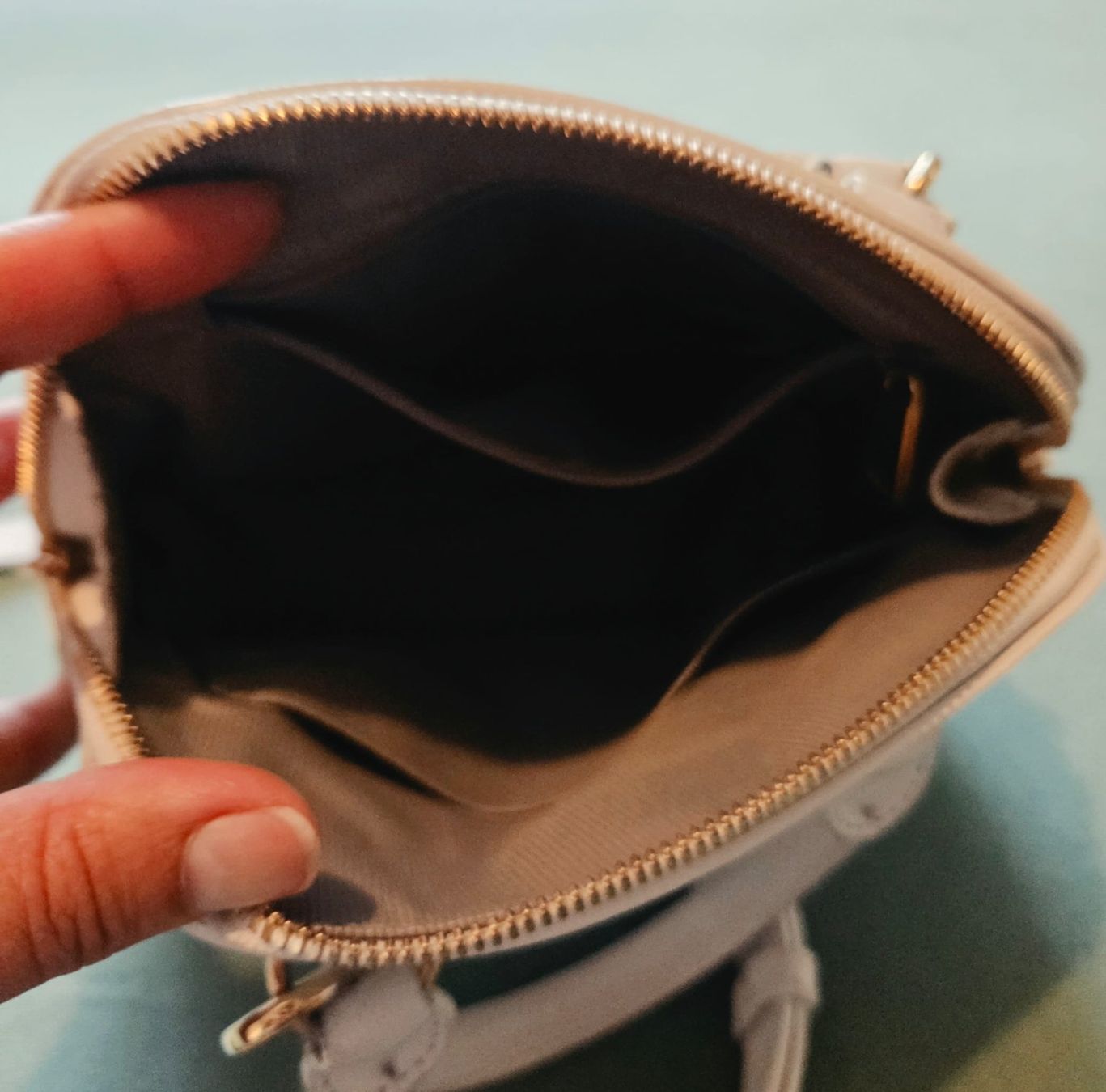 Furla Taschen für Damen: FURLA  Leder Hand – Neu (gemäss Beschreibung) aus Zürich von zas_hh8m 5