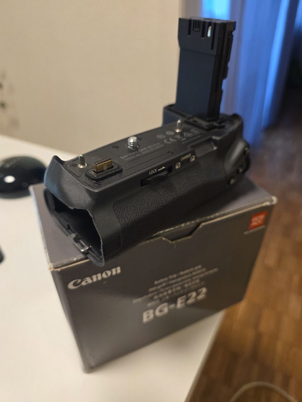 Canon Fotocamera: Canon BG-E22 Batteriegriff - ohne schublade – Usato da Affoltern am Albis venduto da Piten707 1