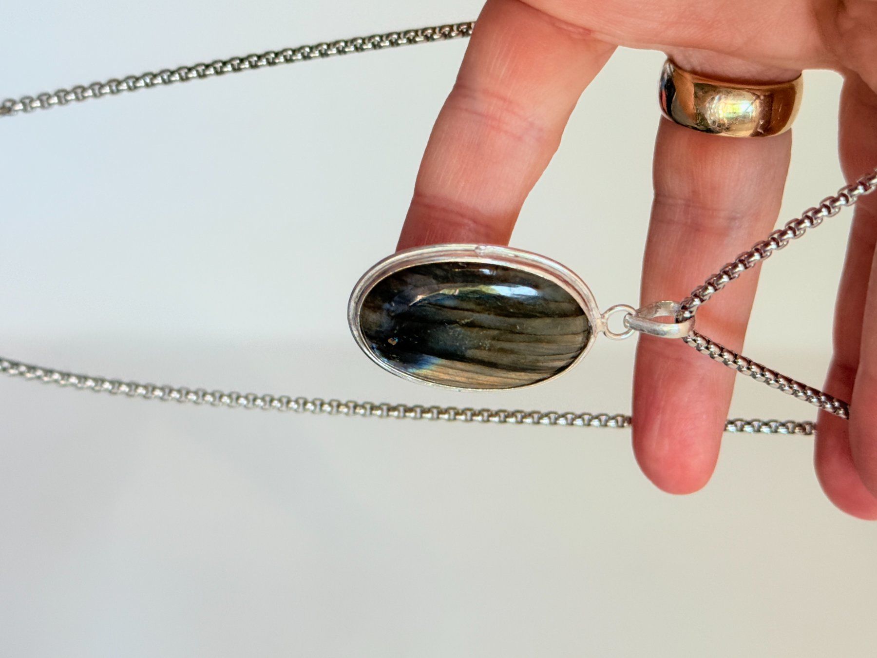 Catenine: Collier vintage avec pendentif pierre Labradorite – Nuovo e nell'imballaggio originale da Genève venduto da AWWA 5