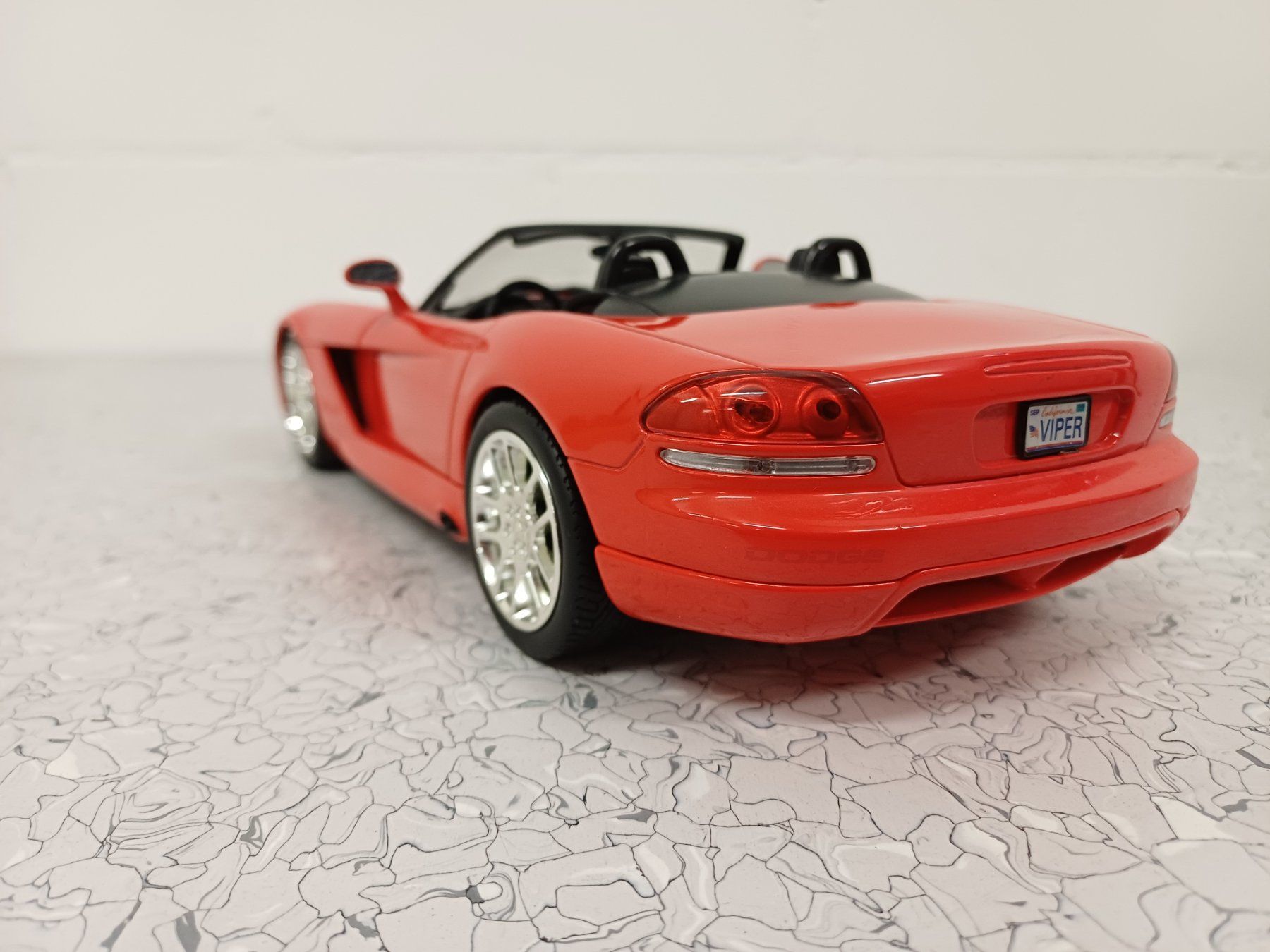 Hot Wheels Voitures modèles: Dodge Viper Roadster (1:18) – D'occasion à Niederhasli par ZZoki 4