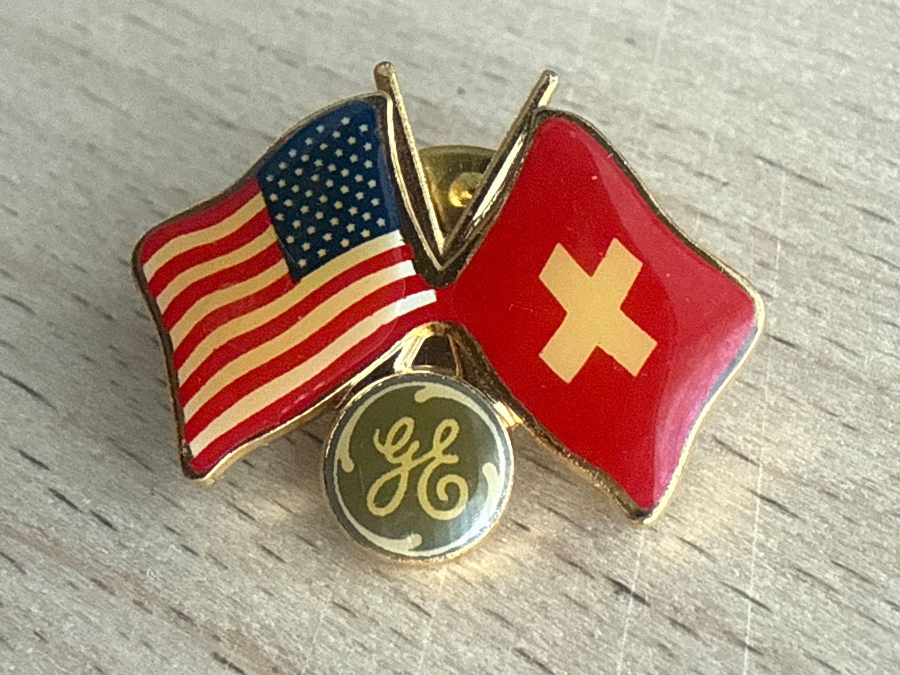Plaketten & Abzeichen: Pin Flaggen USA Schweiz – Gebraucht aus Glattbrugg von Schweigmatt