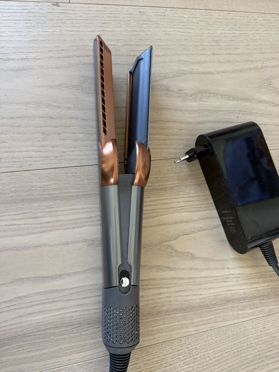 Dyson Föhn: Dyson Airstrait – Gebraucht aus Wettswil von ilona.zlatarev 7