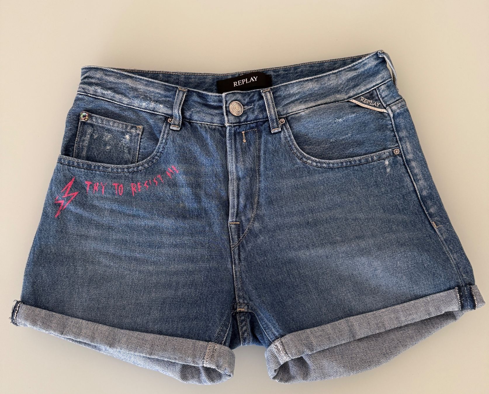 Replay Jeans: Replay Jeans Shorts Grösse 27 – D'occasion à Hunzenschwil par Reche71
