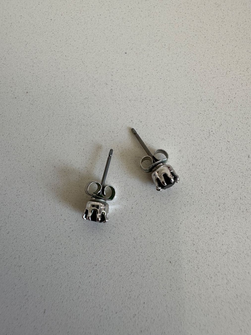 Pandora Orecchini pendenti & Orecchini a lobo: Pandora Ohrstecker silber/schwarz – Usato da Zürich venduto da sel_w5sd 2
