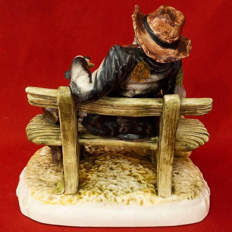 Statuette: Capodimonte Figur Mann mit Wein – Usato da Ascona venduto da ArtRomantica 3